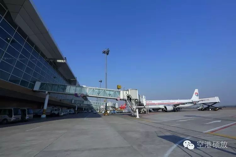 2015年4月,硕放机场与拉萨贡嘎机