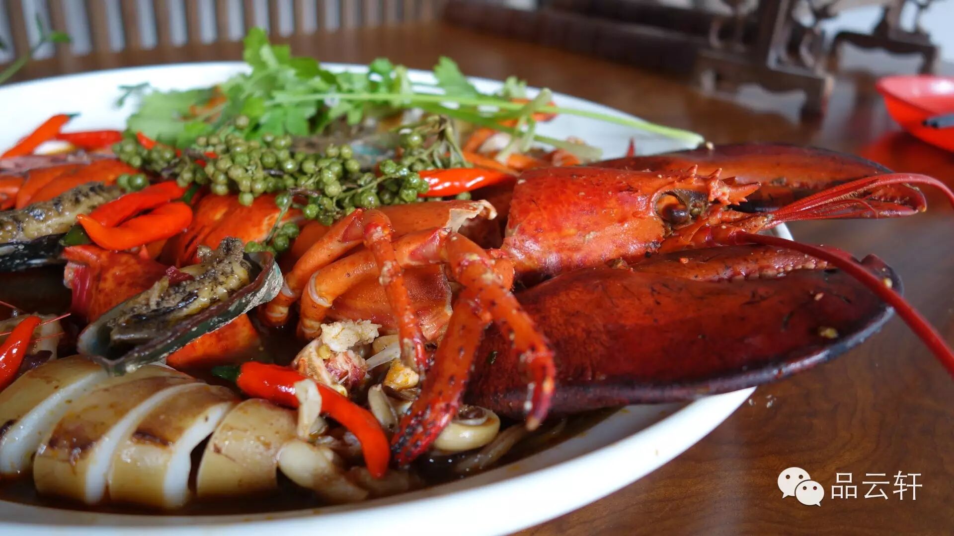 在小龙虾身价暴涨的年代,我们安静的偷吃起大龙虾吧
