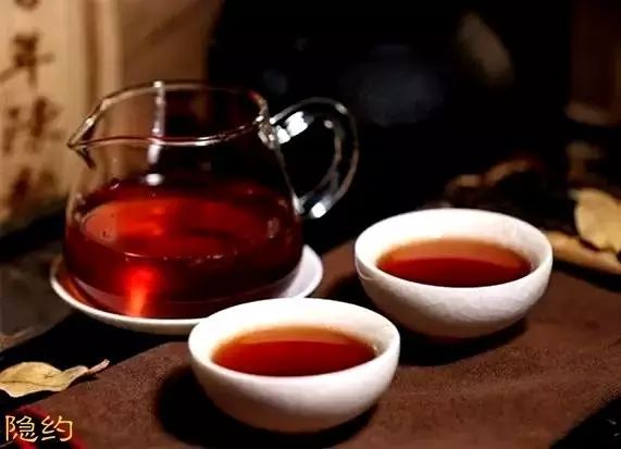 武夷岩茶为何不求“新”？而讲究“隔年陈”。