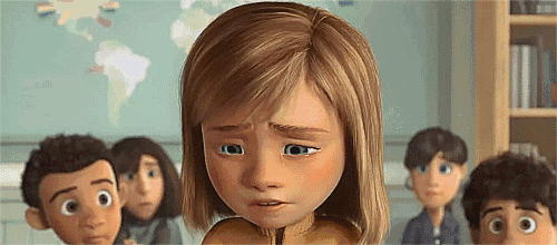 门口电线杆上贴着一张大字报当她走到学校门口的时候冀州区西王镇的