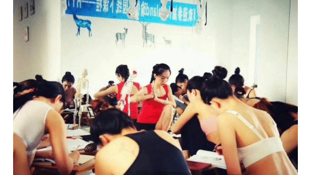 黄金体态纠型计划:打造玉颈,美背,小香肩,重塑天然美人金三角!