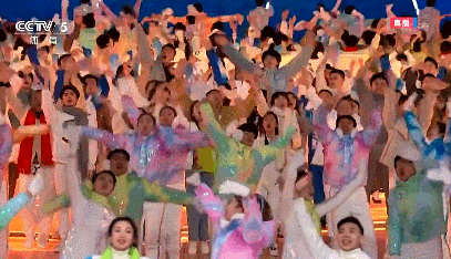 “张艺谋太懂了”，热搜爆了！高亭宇扛着徐梦桃，原因披露（组图） - 41