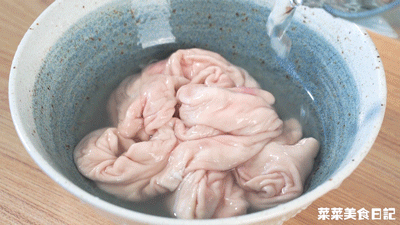 



听我的，这就是肥肠最详细的做法，没有之一
