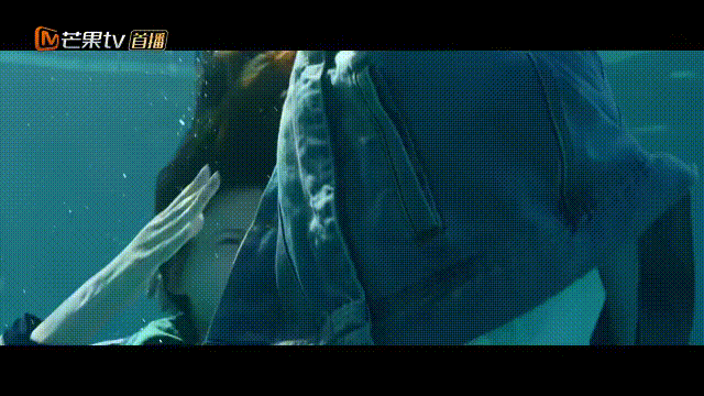 不求他演得多好，至少得像个人吧？