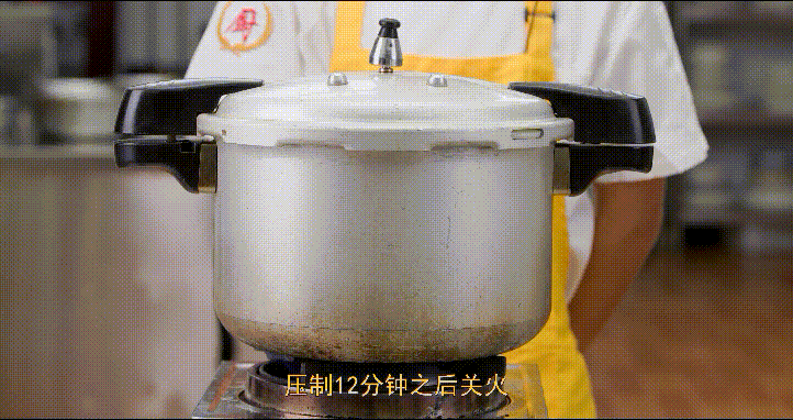 厨师长分享鲁菜：“九转大肠”，洗焯煮汆煸烧煨㸆，酸甜苦辣麻