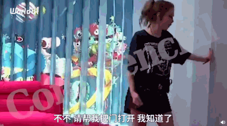 �ź������γ������߹⣬â��̨����˾�̫��������Ź�Ů���ӵ�ȹ�ף�