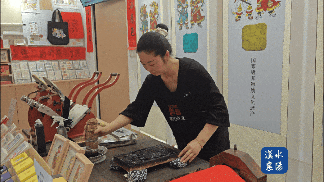 汉水襄阳/熊银匠手工银器制作技艺/@汉水襄阳/古隆中/@图虫创意