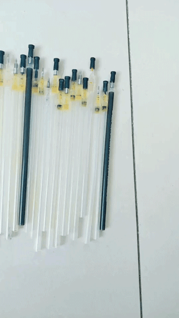 180根空笔芯引发全网共鸣网友一笔一划写下的是未来