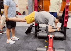 汪顺体训现场被拍，这拍摄角度真让人尴尬啊？流量密码太会了...