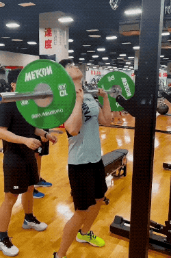 汪顺体训现场被拍，这拍摄角度真让人尴尬啊？流量密码太会了...