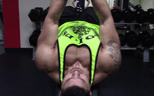 5个锻炼下胸肌的动作，把你的胸肌下缘练起来