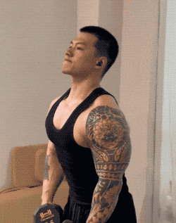 浙江直男教练的瓜都吃了吗？拍全见版写真爆红推特