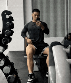 浙江寸头直男教练拍全见版iG上爆红，！你看了吗？