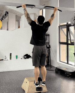 浙江直男教练的瓜都吃了吗？拍全见版写真爆红推特