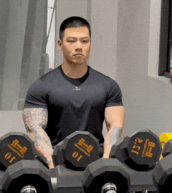 浙江直男教练的瓜都吃了吗？拍全见版写真爆红推特