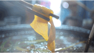 



嘞是雾都！泡椒脆肠芋儿鸡干烧美蛙冰汤圆 | 重庆人带吃 10 家江湖菜馆攻略
