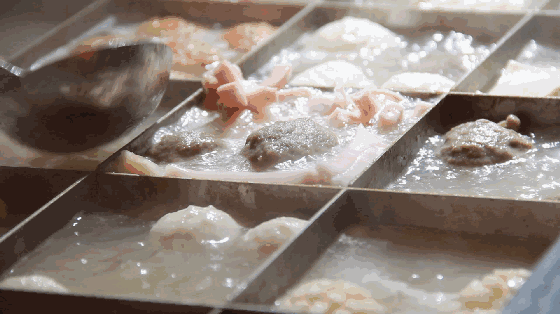 单身粮撩面系列关东煮。深海优质食材鱼丸、蟹排、蟹柳、海胆包、鱼豆腐+纯正红薯粉+慢炖浓香汤底,宵夜必吃的日式美食! 单身粮撩面系列关东煮。深海优质食材鱼丸、蟹排、蟹柳、海胆包、鱼豆腐+纯正红薯粉+慢炖浓香汤底,宵夜必吃的日式美食!