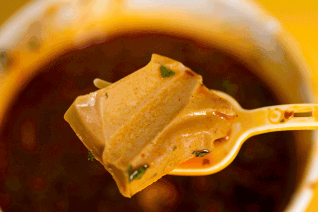 单身粮撩面系列关东煮。深海优质食材鱼丸、蟹排、蟹柳、海胆包、鱼豆腐+纯正红薯粉+慢炖浓香汤底,宵夜必吃的日式美食! 单身粮撩面系列关东煮。深海优质食材鱼丸、蟹排、蟹柳、海胆包、鱼豆腐+纯正红薯粉+慢炖浓香汤底,宵夜必吃的日式美食!