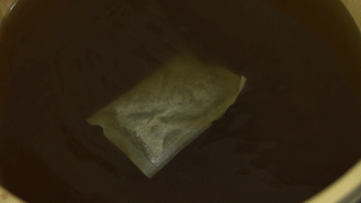 如果你浮肿虚胖、失眠乏力、油腻长痘、手脚冰凉...快泡我、泡我——紫苏泡脚包,浙江中医药大学X真不二联合研制,养生大法搞起来! 如果你浮肿虚胖、失眠乏力、油腻长痘、手脚冰凉...快泡我、泡我——紫苏泡脚包,浙江中医药大学X真不二联合研制,养生大法搞起来!