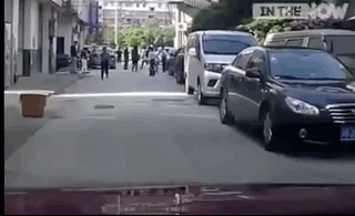 



职业碰瓷，中华民间表演技艺的巅峰
