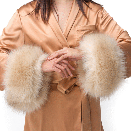 梦见女人未穿衣服是什么_梦见看到一个女人没有穿内裤_女人梦见自己下身没有穿