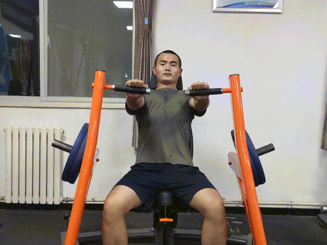 练器械怎么呼吸请看兵哥哥的专项训练——全方位胸部雕刻练习_https://www.jmylbn.com_新闻资讯_第4张