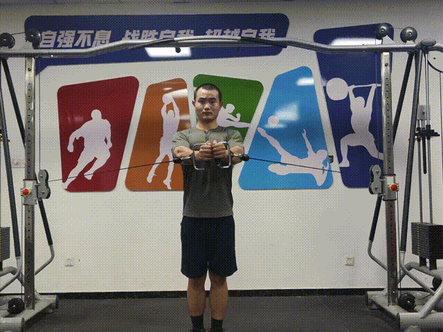 练器械怎么呼吸请看兵哥哥的专项训练——全方位胸部雕刻练习_https://www.jmylbn.com_新闻资讯_第8张