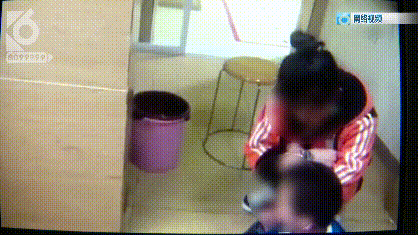 心疼到崩溃！2岁孩子被幼师在监控死角打骂（视频/组图） - 6