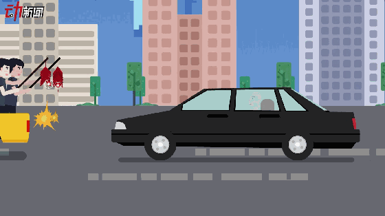 程幼泽随后坐上黑色奔驰轿车驶离晋城监狱,一辆丰田皮卡车在前沿途