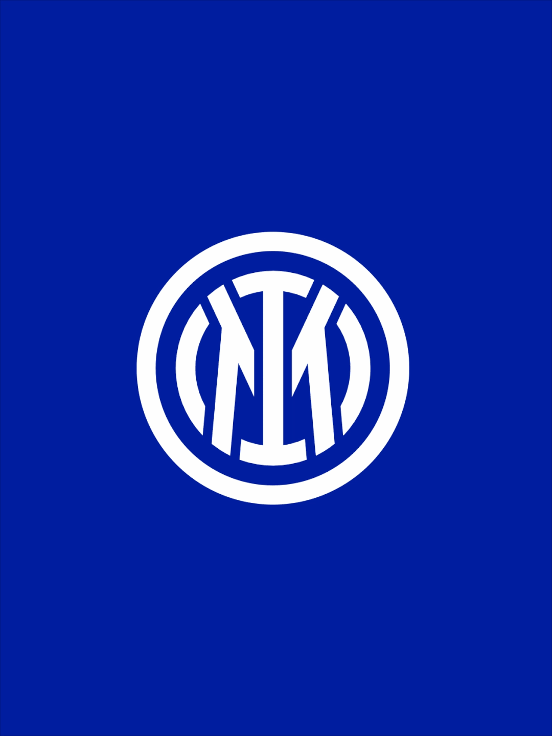 其中,圆形环状结构沿用1908年队徽诞生时的设计,环状中心位置字母"i"