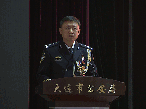 政法系统先进典型事迹▲大连市公安局旅顺口分局(左),出入境管理局(右