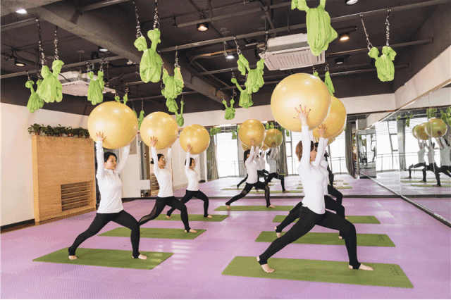 球瑜伽| 收腹、瘦身、按摩……瑜伽球原來還有這些妙用！ 生活 第3張