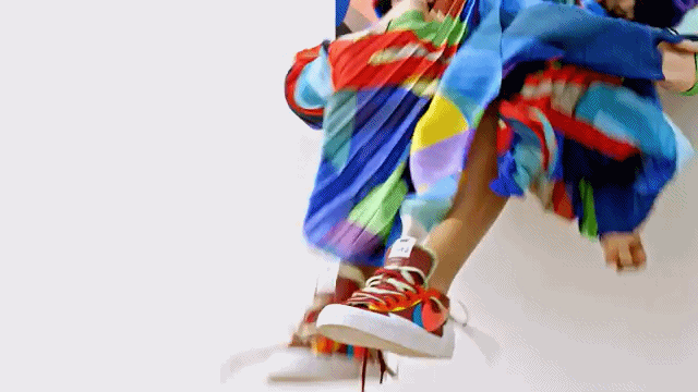 又鸽子了？sacai x 耐克 x KAWS三方联名爆出新配色，到底发售吗？-Supreme情报网