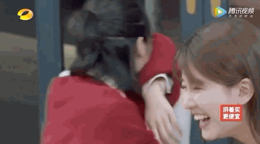 刚上节目表白沈月，转头就和圈外女友搂搂抱抱！假装乖乖仔？（组图） - 22