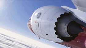 飞机发动机到底有多么耗油？注意看旁边油桶变化的图1