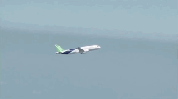 【见多识广】C919身后为何开出一朵伞花？关键时刻保命，让国产飞机更安全的图2