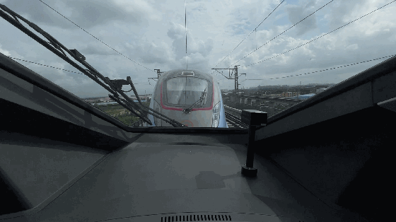 【5/24更新】速度达350km/h的高铁，这样牵着跑难道不脱节？的图2