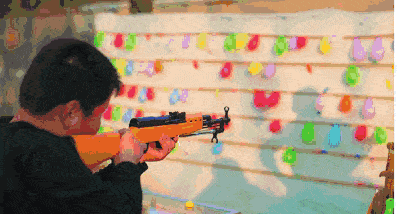 155日元宵节气枪射击大赛射中多少气球即可获得对应的礼品射中越多