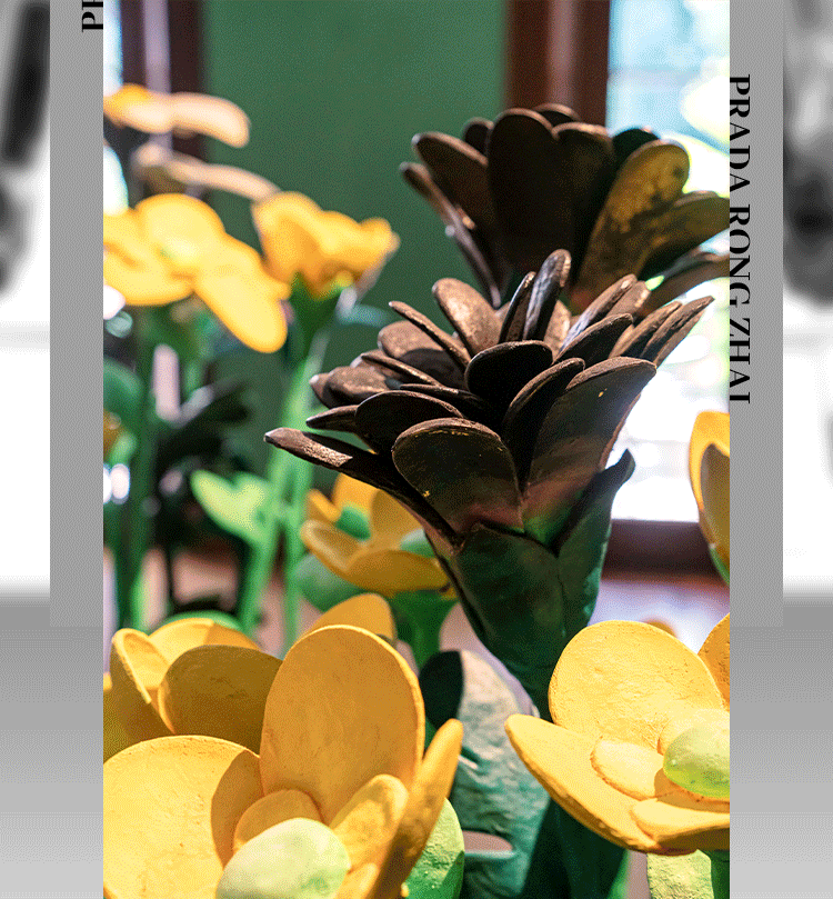 �׷���PRADA��լ��չ��Ϯ����ţƤֽ���������������ݰ���ͯ����