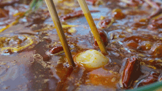 



100出头吃17道菜！68折最后一天！听说滨江这家店最近挤爆了
