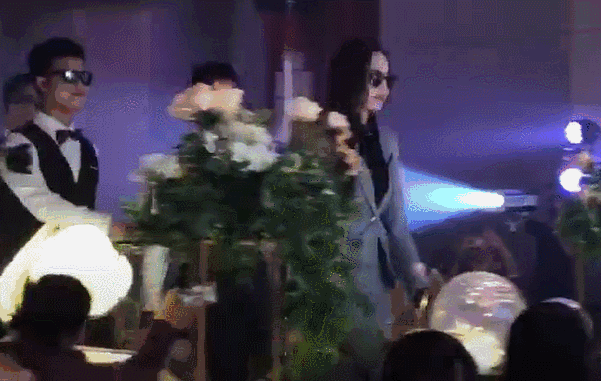 婚礼上如何送上婚戒？这些创意方式，最后一个我最服！