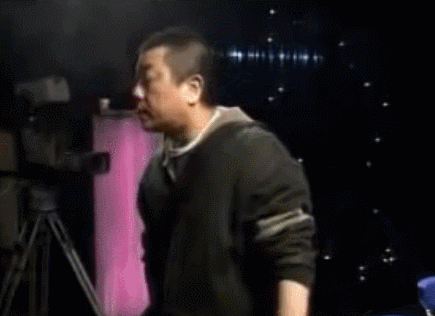 被徐静蕾包养，跪舔王菲，却让娱乐圈闻风丧胆：他到底是什么来头？（视频/组图） - 16
