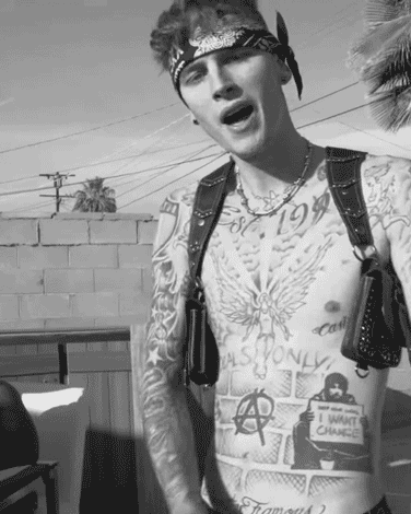 最帅最吊炸天的白人Rapper-MGK，没有之一！