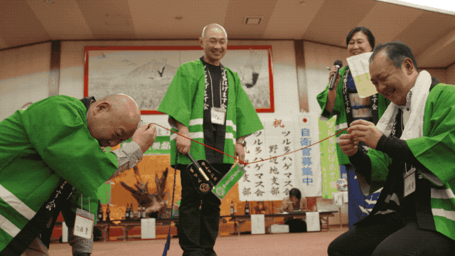太会玩了吧！日本秃头男人的集体狂欢，去夜店蹦迪都没敢这么野！（视频/组图） - 17