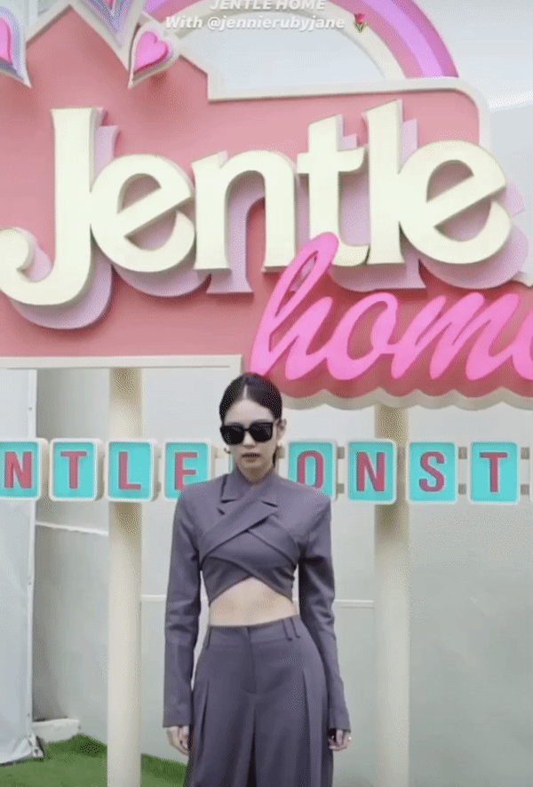 看著BLACKPINK的Jennie走進這家「畫廊」，夢想實現了！ 時尚 第15張