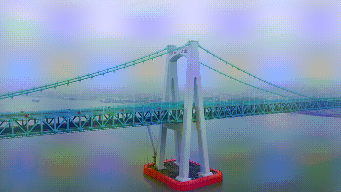 【5/29更新】两主缆钢丝加起来总长能绕地球2圈，世界首座三塔四跨双层钢桁梁悬索桥建成的图7