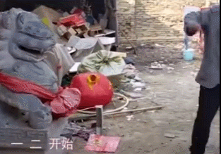 大衣哥事件：相比于为富不仁，弱者相食才最可怕（组图） - 1