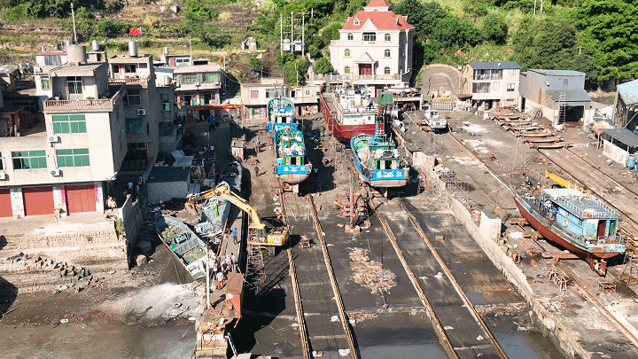 重拳出击！连江整治“三无”船舶