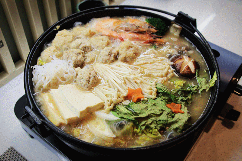 老编有一款相当经典的 火锅要隆重介绍给你 ▼▼▼ 日式相扑火锅