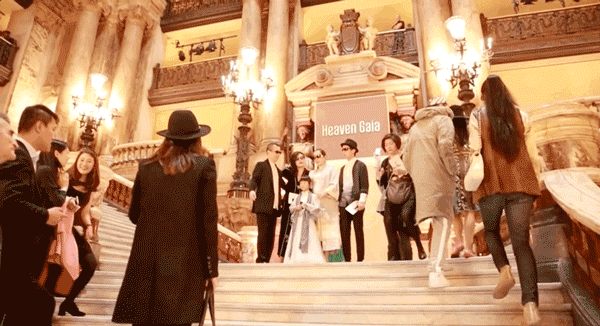 巴黎歌剧院的雕梁画栋遇上盖娅传说的飞针走线，原来美可以穿越时间和空间和你在巴黎相遇！